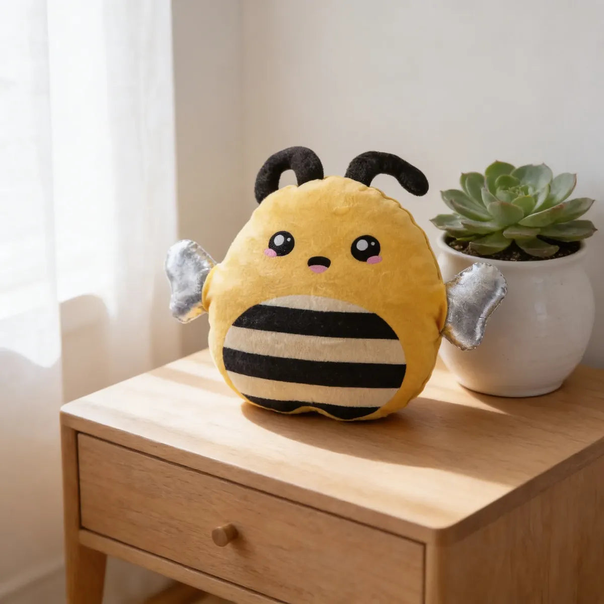Cojín Peluche Abejita Kawaii Savecito