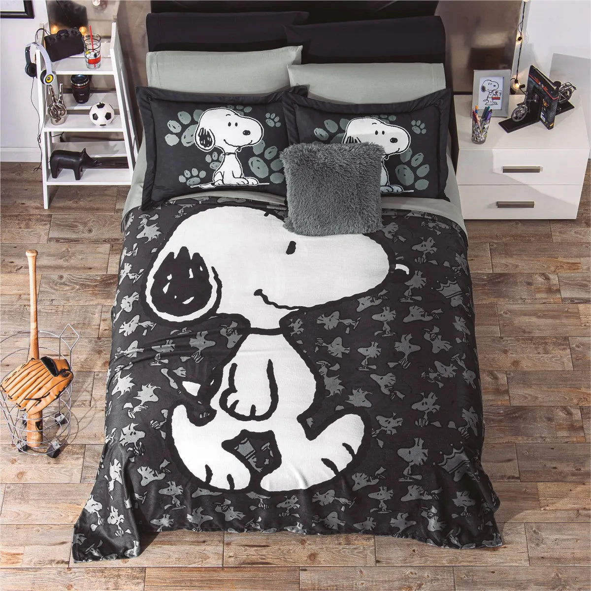 Cobertor Slim Black Snoopy + 2 fundas decorativas snoopy